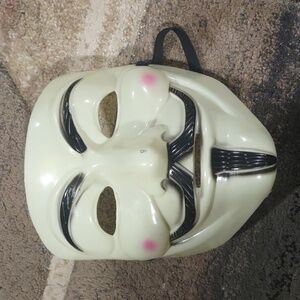 Guy Fawkes mask ( V for vendetta)